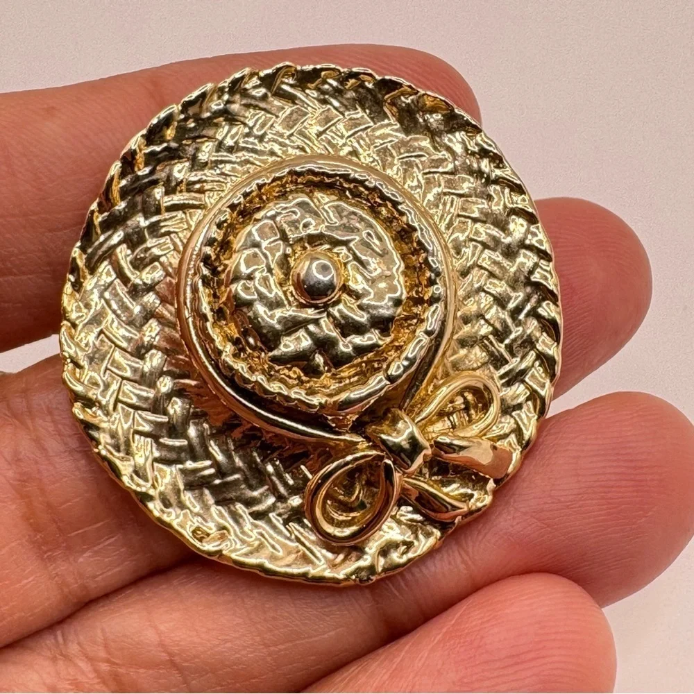 Vintage Gold Tone Straw Hat Brooch Textured Round Statement Pin 2” x 7/8”